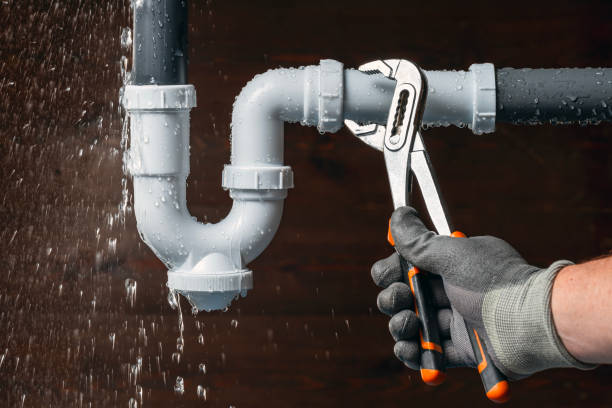 Professional Plumbing technician working in Stockdale, TX